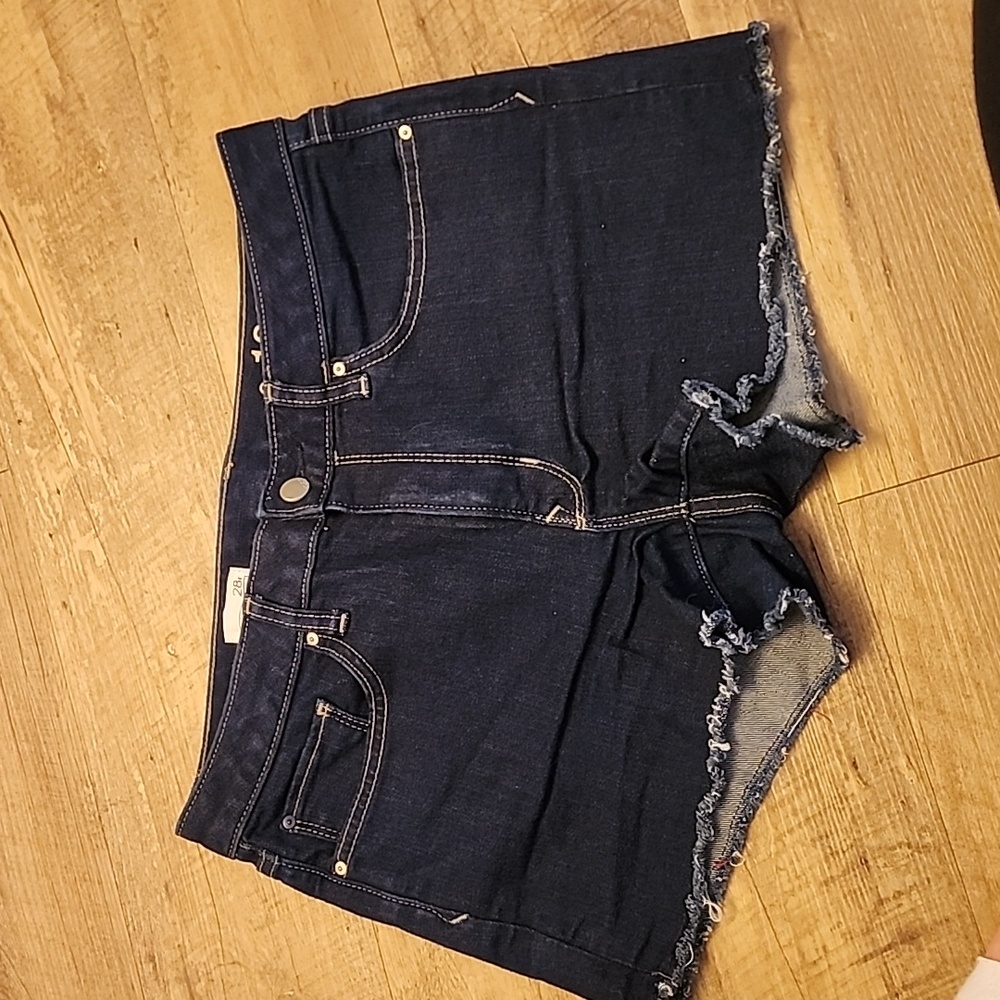 Gap slim cut off shorts